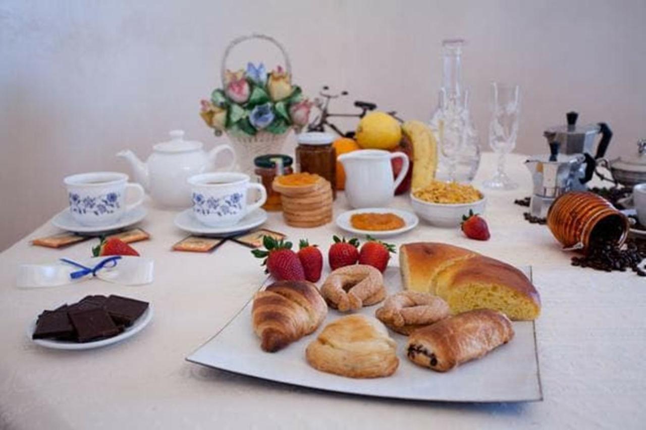 Bed and Breakfast Il Vicoletto Frascineto Exterior foto